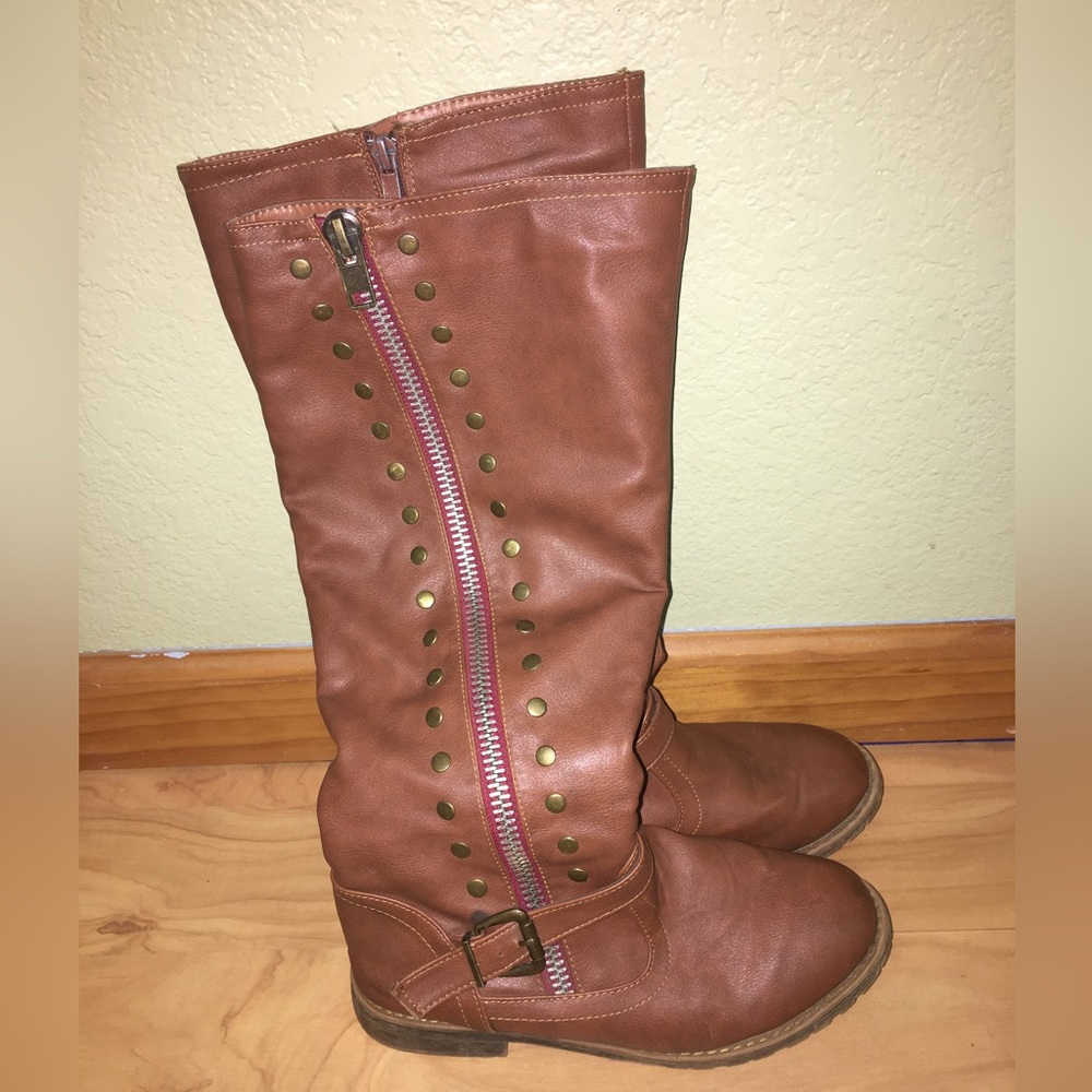 Women’s WestCoast Red Zipper Boots Sz 7.5